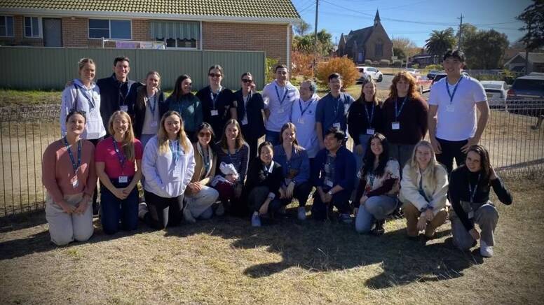 About 20 medical and allied health students from universities across NSW are on a four-day tour of New England. Picture supplied. 