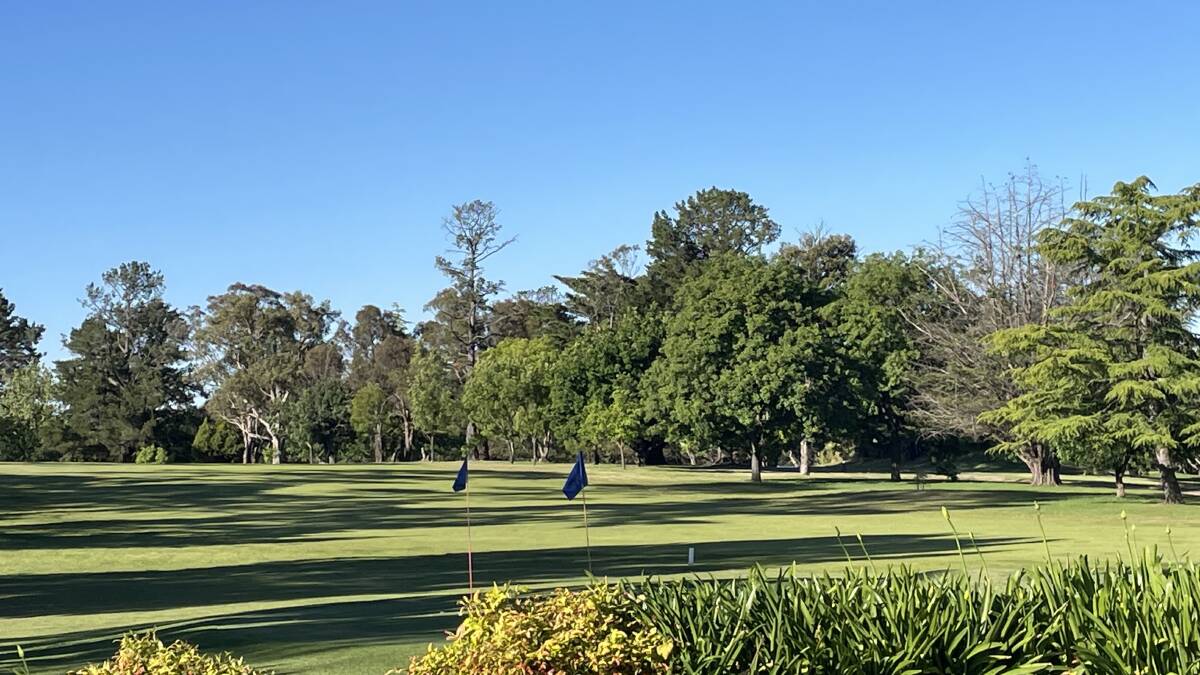 Armidale has a range of attractive lifestyle activities, such as days spent putting on the green at the local golf course. Picture by Rachel Gray
