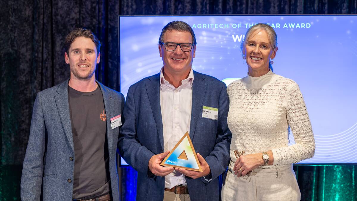 New England business Optiweigh, has taken out the national agritech of the year award. From left to right Cal Archibald from Beanstalk Ag, Bill Mitchell (centre), and Jacqui Mitchell (right).Picture supplied.